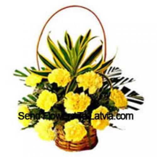 11 Elegant Yellow Carnations