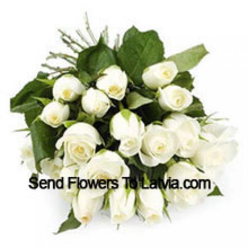 25 Charming White Roses